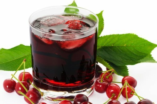 Ученые: от бессонницы поможет вишневый сок
