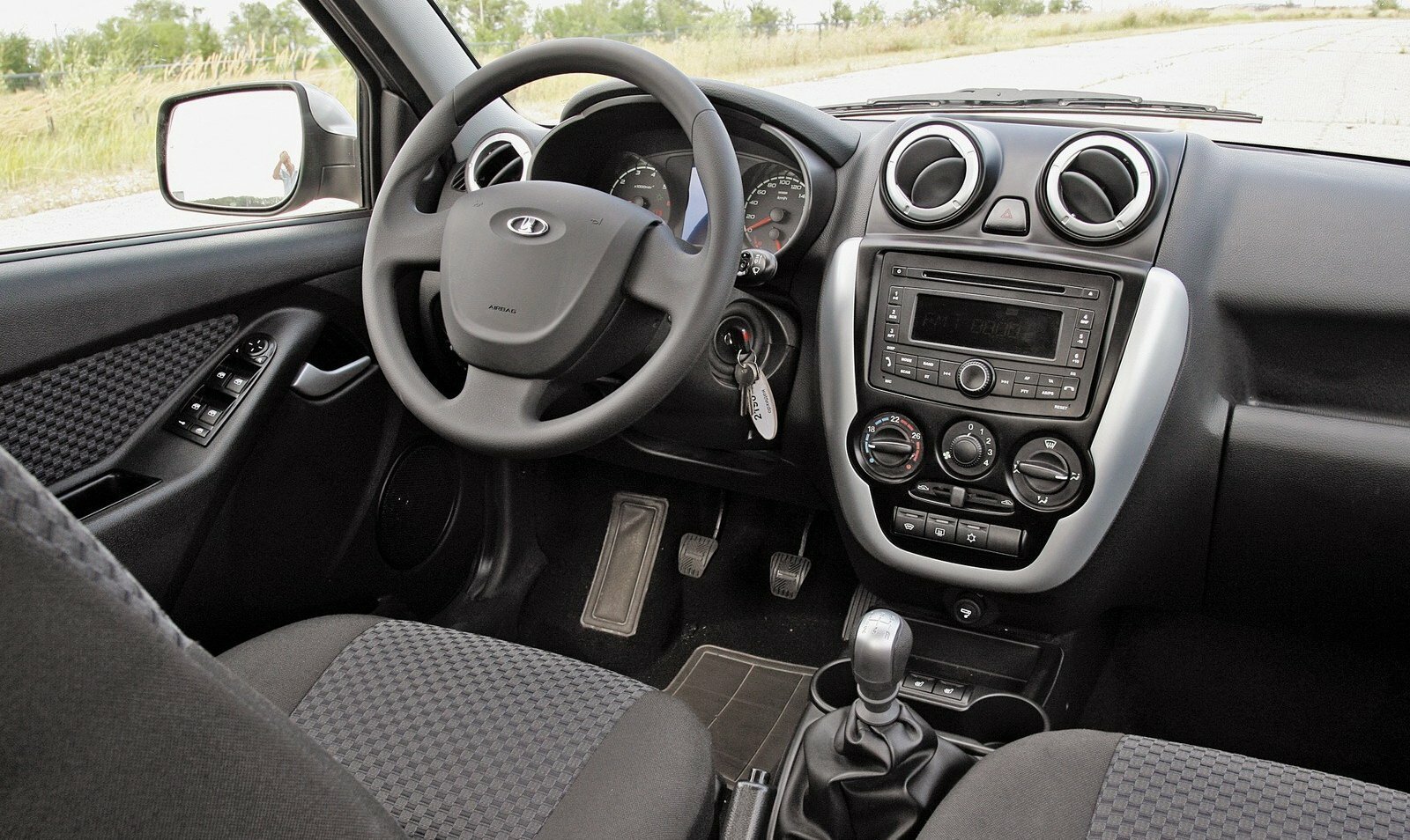 Начались продажи лифт-бека Lada Granta